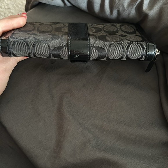 Coach Wallet - Picture 4 of 7